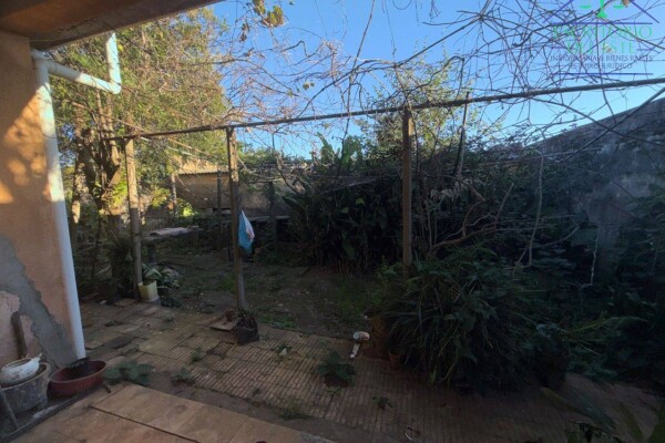 Vendo Casa en zona Don Bosco mas Galpon