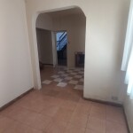 Casa centrica con 2 dorm y garaje